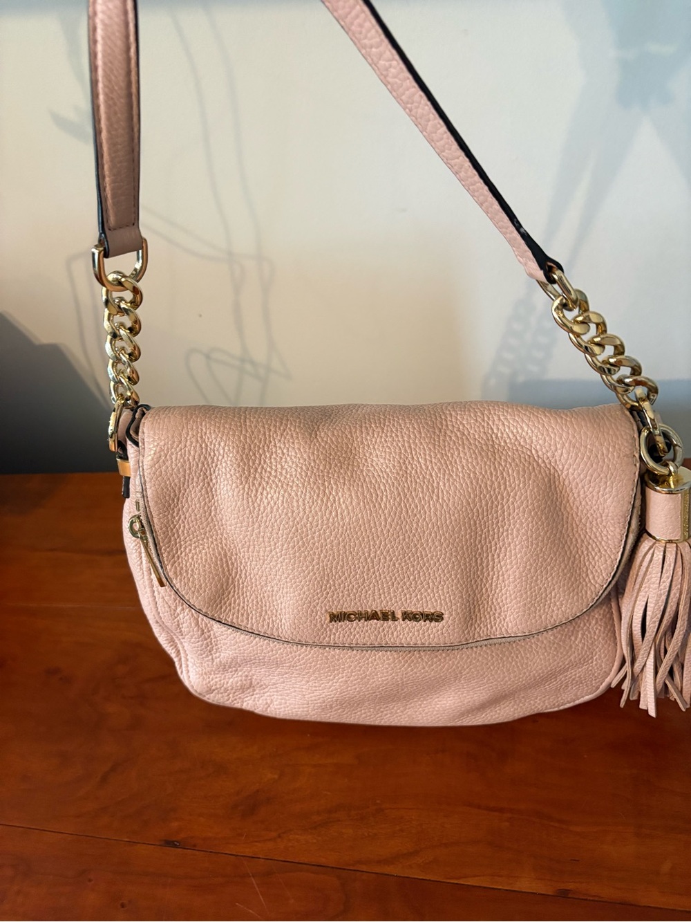 Michael Kors Blush Pink Pebbled Leather Shoulder Bag Tassel Gold Chain - Picture 10 of 13